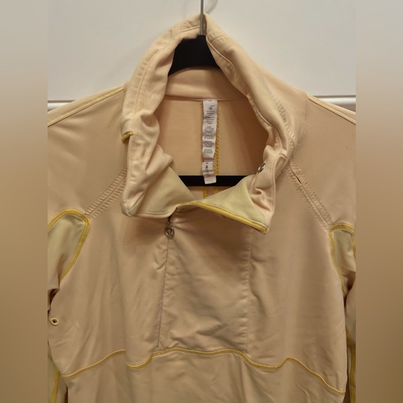 ⬇️ $ 35. ⬇️ Lululemon Size 10 long sleeve sweater in a light banana colour - Picture 3 of 12